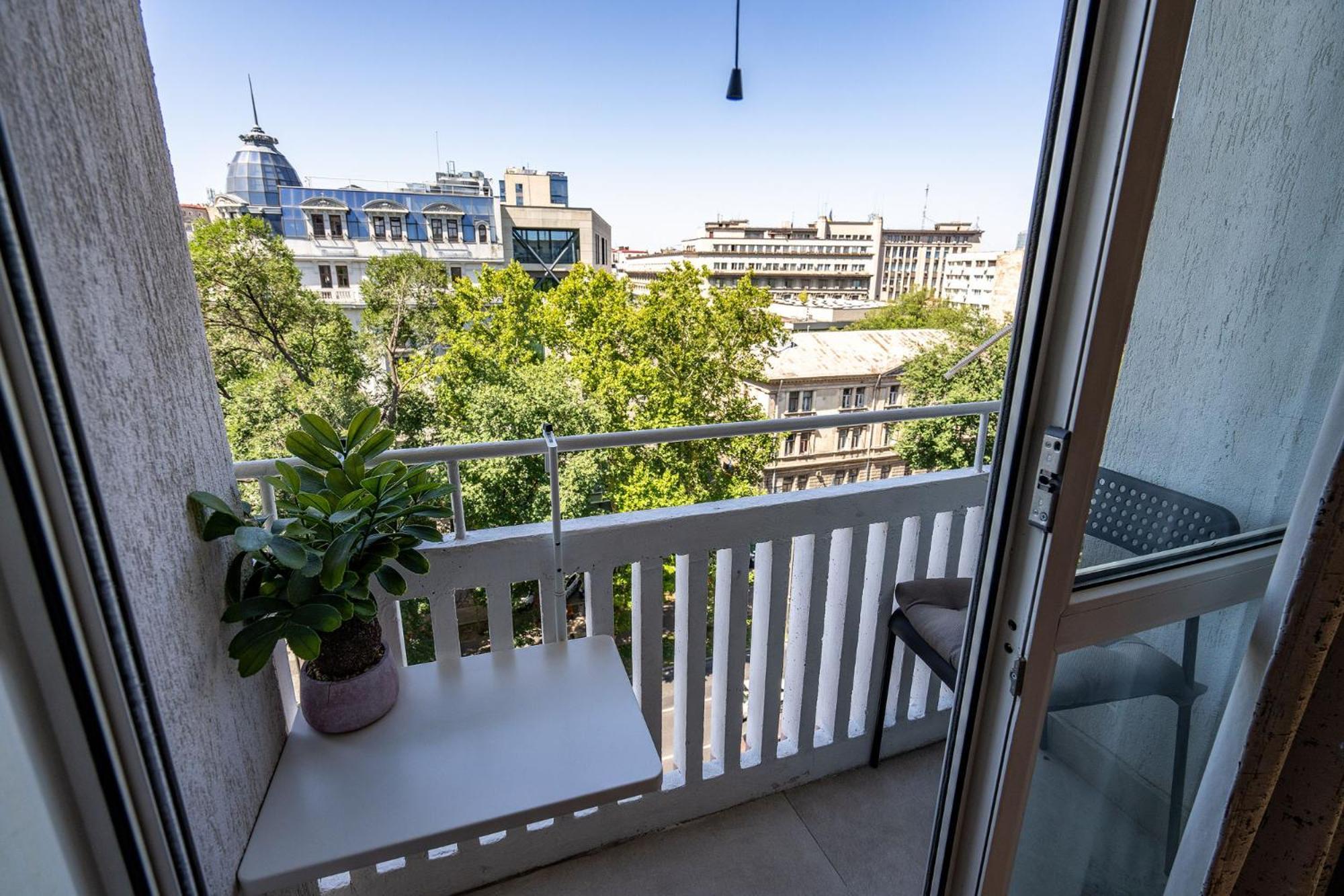 Romana Vibe Elegance In The Heart Of The City Bucarest Exterior foto