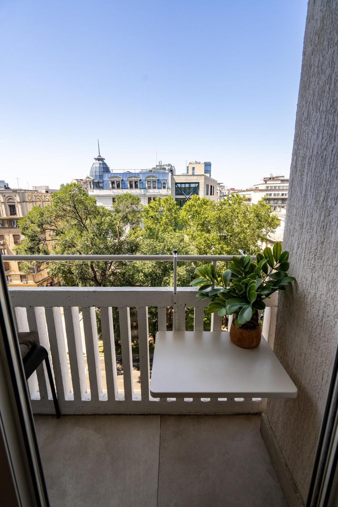 Romana Vibe Elegance In The Heart Of The City Bucarest Exterior foto