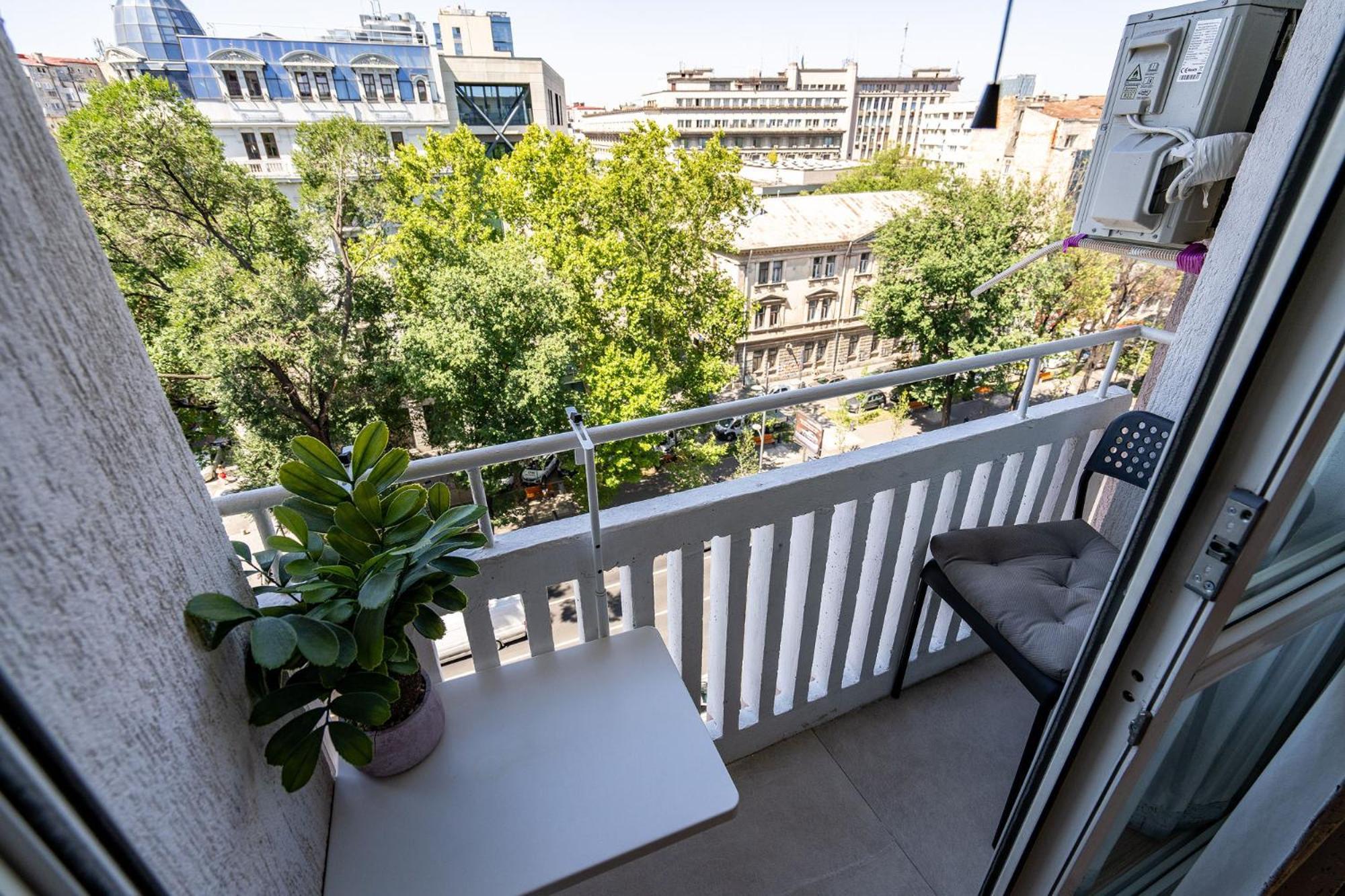 Romana Vibe Elegance In The Heart Of The City Bucarest Exterior foto